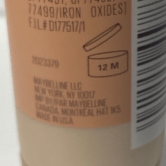 1 Maybelline Dream Velvet Soft Matte Hydrating Foundation Pure Beige #70 - Picture 14 of 15